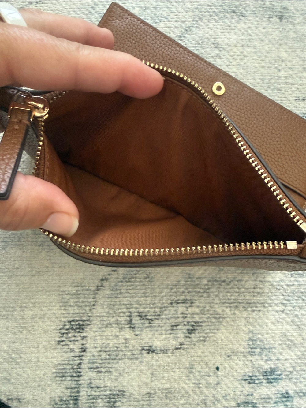 Tory Burch Blake Slim Wallet - Picture 5 of 6